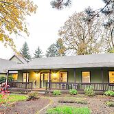Milwaukie Home w/ Covered Porch: Dogs Welcome!
