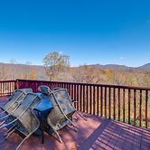 Mountain-view Blue Ridge Cabin Getaway w/ Fire Pit