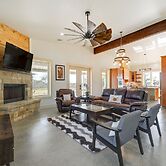 Hill Country Retreat: 100-acre Ranch Near Wineries