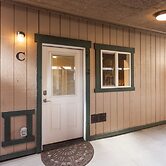 The Yellowstone Hideaway Unit C