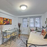 Pet-friendly Great Neck Home ~ 1 Mi to Kings Point