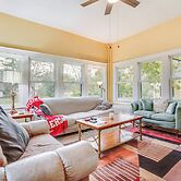 Eau Claire Retreat: Close to Campus & Dtwn!