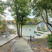 Waterfront Topping Vacation Home w/ Boat Dock!
