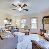 Lovely Rural Hixton Farmhouse w/ Porch & Fire Pit!