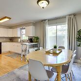 3 Mi to Riverwalk: Pet-friendly Home w/ Yard!