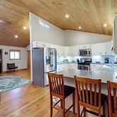 Pet-friendly Cabin w/ Fire Pit in Spruce Pine!