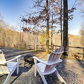 Pet-friendly Cabin w/ Fire Pit in Spruce Pine!