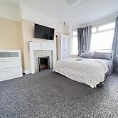 Shirley House 4 Guest house