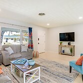 Clearwater Oasis: Gas Grill, Beach Chairs & More!