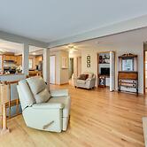 Salem Vacation Home w/ Dock: Steps to Paddock Lake