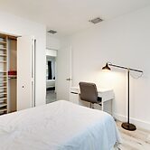 Spacious + Serene Miami Home: Walk to Metrorail!