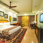 Mayfair Oasis Resort & Convention