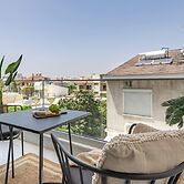 Sanders Cruise - Lovely Studio Apt With Balcony