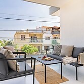 Sanders Cruise - Bright 2-bdr Apt With 2 Balconies