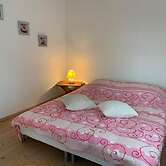 House Sleeps 6-garden-freeparking-bbq-patio-petsok