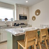 Wfh-friendly Brownsville Home w/ Private Patio