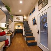 Montana Escape Tiny House in Waco 12 min to Magnolia and Baylor