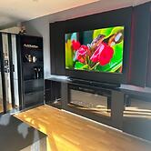 Remarkable 2-bed House in Northolt