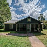 Moonshiner's Cabin Minutes From Two Wheels!