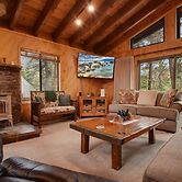 Lake Tahoe Treasure! Minutes From Beach & Skiing