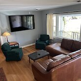 Tri - Level Residential Home; Pet Friendly, Wifi, Off Street Parking 4