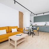Stylish Apartment Bażantów by Renters