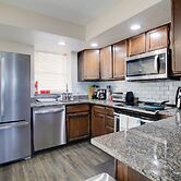 18 Mi to Dtwn Denver: Aurora Home w/ Balcony