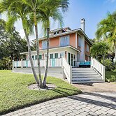 Palm City Home w/ Pool & Florida Room - Near Golf