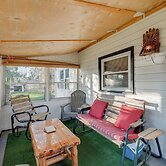 Cozy Pennsylvania Home w/ Fire Pit & Dock Access!