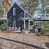 'the Chalet on Sinclair' w/ Private Dock & Kayaks!