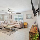 Bikes, Yard & Fire Pit at Upscale Lecanto Home!