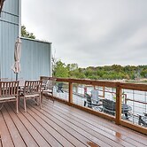 Lakefront Townhome in Pottsboro: Pets Welcome!