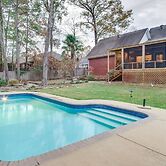 Welcoming Brandon Home w/ Pool & Screened-in Deck