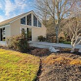 Bay Cottage by Avantstay Waterfront, Pier, Pond