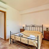 Residence with swimming pool in Sorano