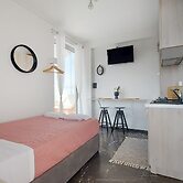 A bright and relaxing penthouse