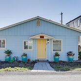 Pet-friendly Cayucos Home: Walk to Public Beach!