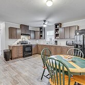 Pet-friendly Home ~ 10 Mi to Hocking Hills!