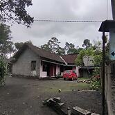 OYO 93395 Pondok Wisata Sekar KemuningNearWonogondang Camp ( Bumi Perk