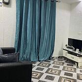 1 Bedroom House Sleeps 2 - Aircon - Free Parking