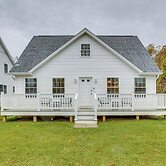 Airy West Cape May Cottage < 1 Mi to Beach!