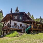 Mountain Chalet Getaway: Steps to Crystal River!