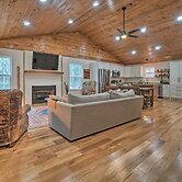 Painted Skies Upscale Getaway By Lake Burton!