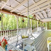 8 Mi to Helen: Sautee Nacoochee Home w/ Hot Tub