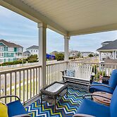 Spacious Norfolk Home w/ Private Hot Tub!