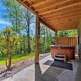 Trenton Cabin w/ Hot Tub - 14 Mi to Lookout Mtn!