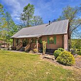 Cozy Trenton Cabin w/ Spa ~ 15 Mi to Lookout Mtn!