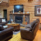 Cozy Trenton Cabin w/ Spa ~ 15 Mi to Lookout Mtn!