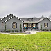 Beautiful Nashville Home Near Downtown w/ Hot Tub!