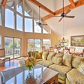 Picturesque Sky Haus Sanctuary w/ Mountain Views